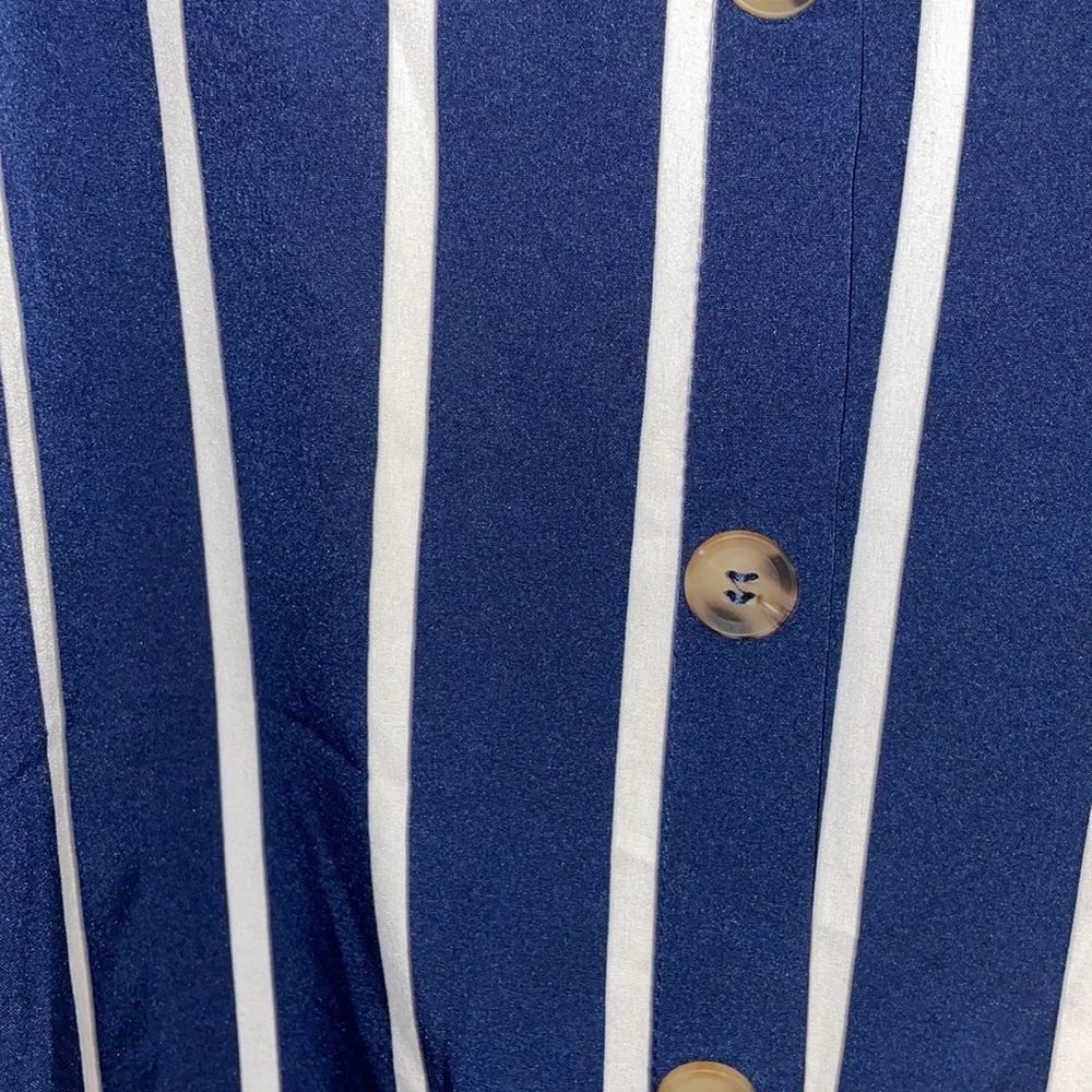Shein Blue and White Stripes Large - Picture 2 of 6